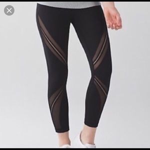 Lululemon High Times Meta Mesh 7/8 legging size 6